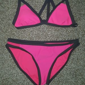 Hot pink 2 piece bikini 👙